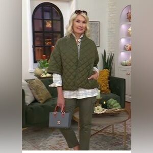 Short Sleeve Puffer Coat in Olive